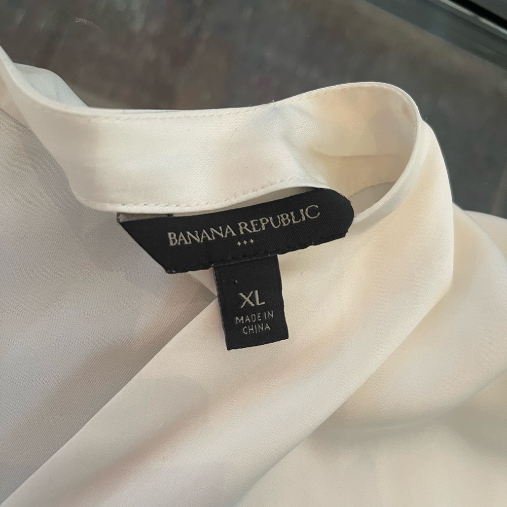 Banana Republic Dolman Sleeve V-Neck Blouse - Picture 8 of 9